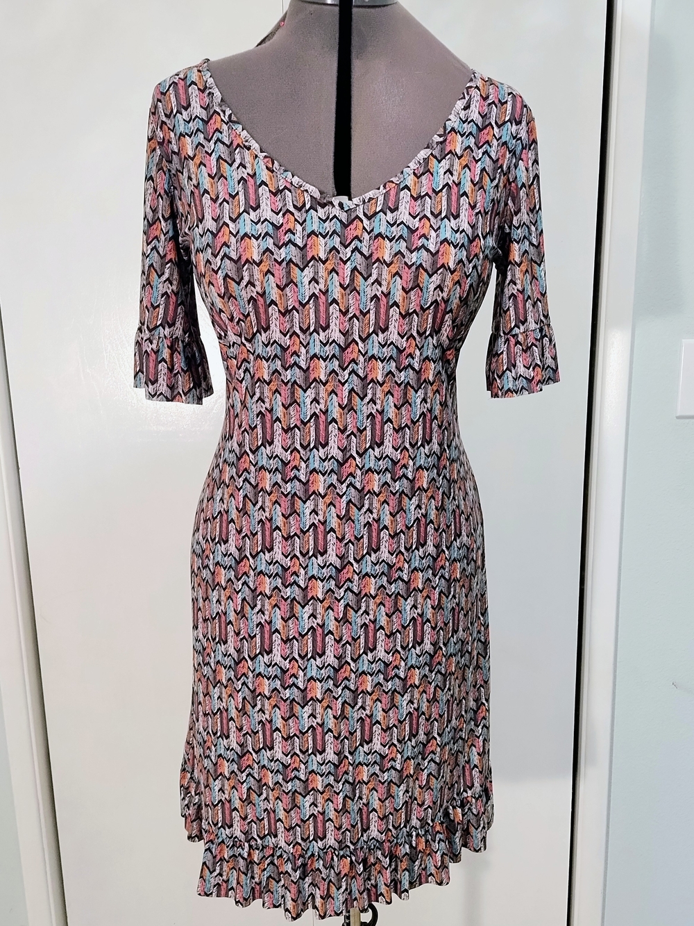Viereck Multi Color V Neck Dress, L, With Ruffle Hem